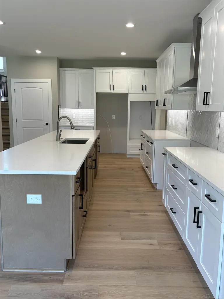 10505 Excalibur Drive Shelby Charter Township MI 48315