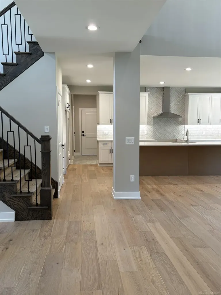 10505 Excalibur Drive Shelby Charter Township MI 48315