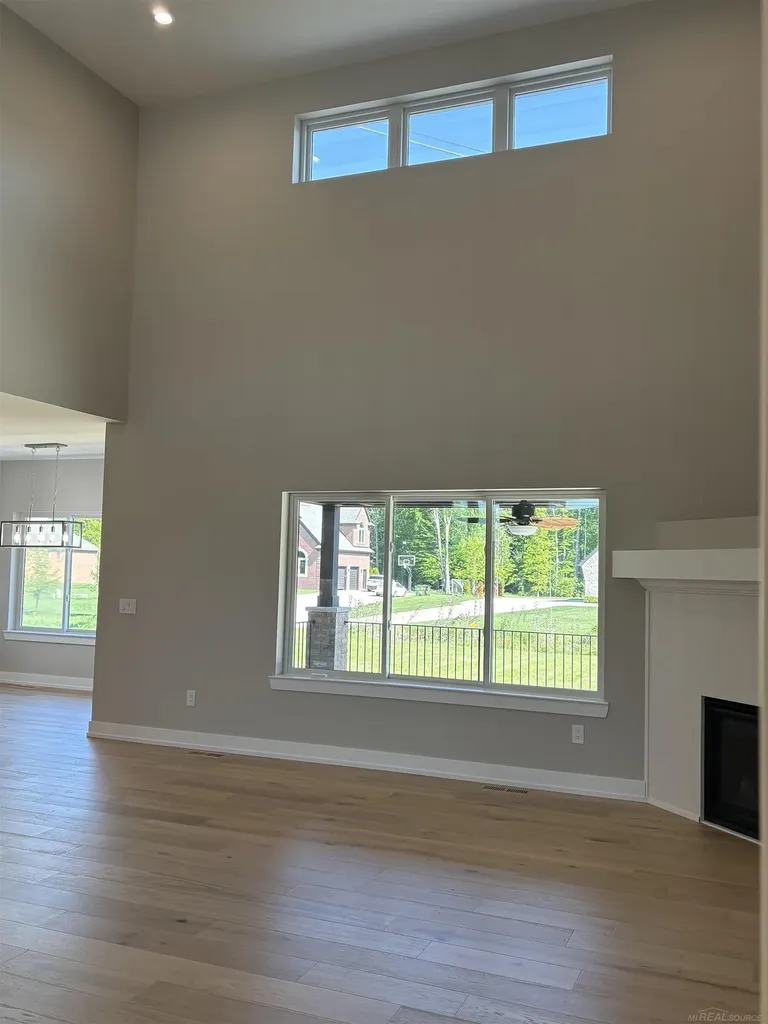 10505 Excalibur Drive Shelby Charter Township MI 48315