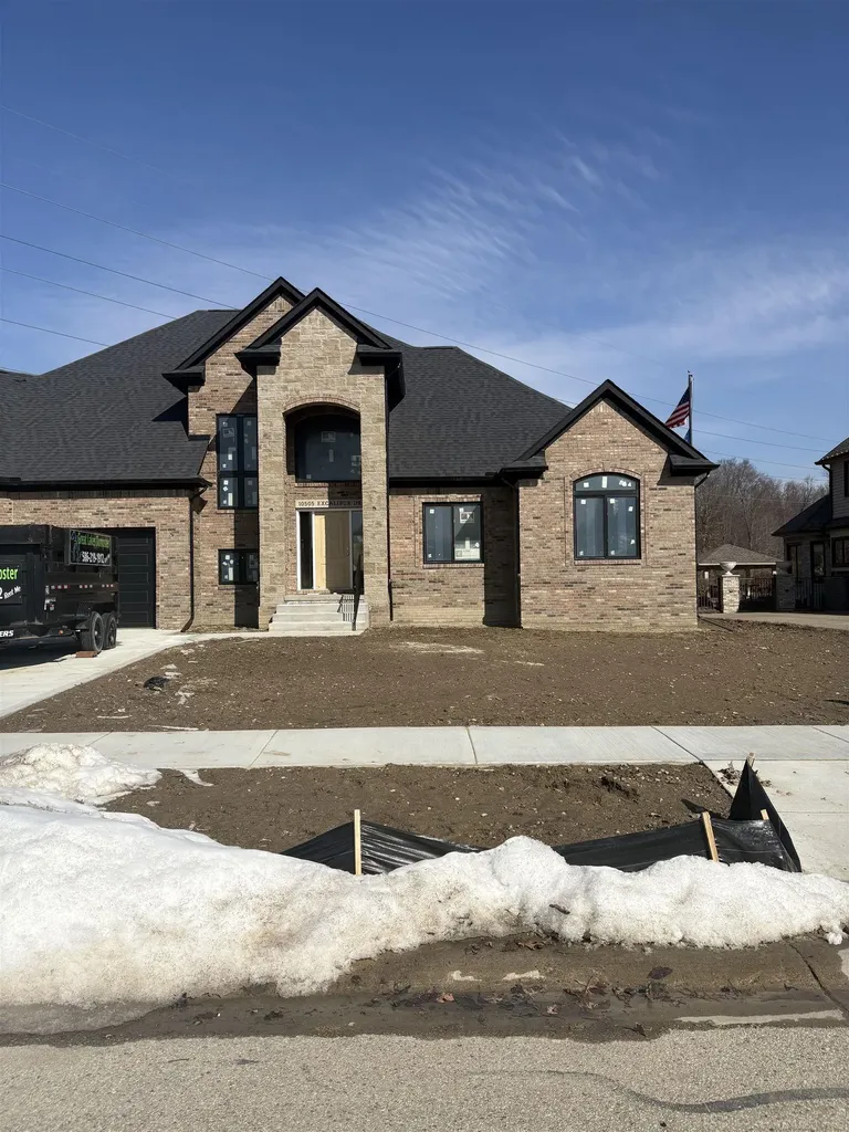 10505 Excalibur Drive Shelby Charter Township MI 48315