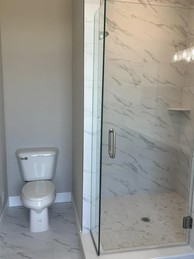 10505 Excalibur Drive Shelby Charter Township MI 48315