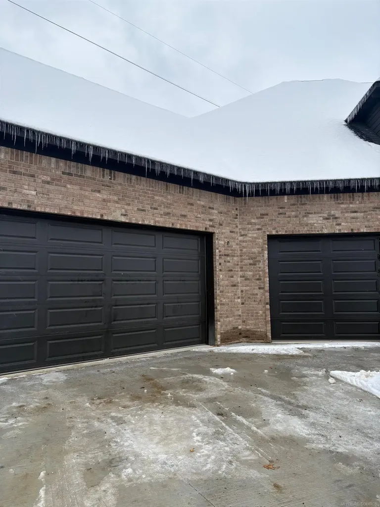 10505 Excalibur Drive Shelby Charter Township MI 48315