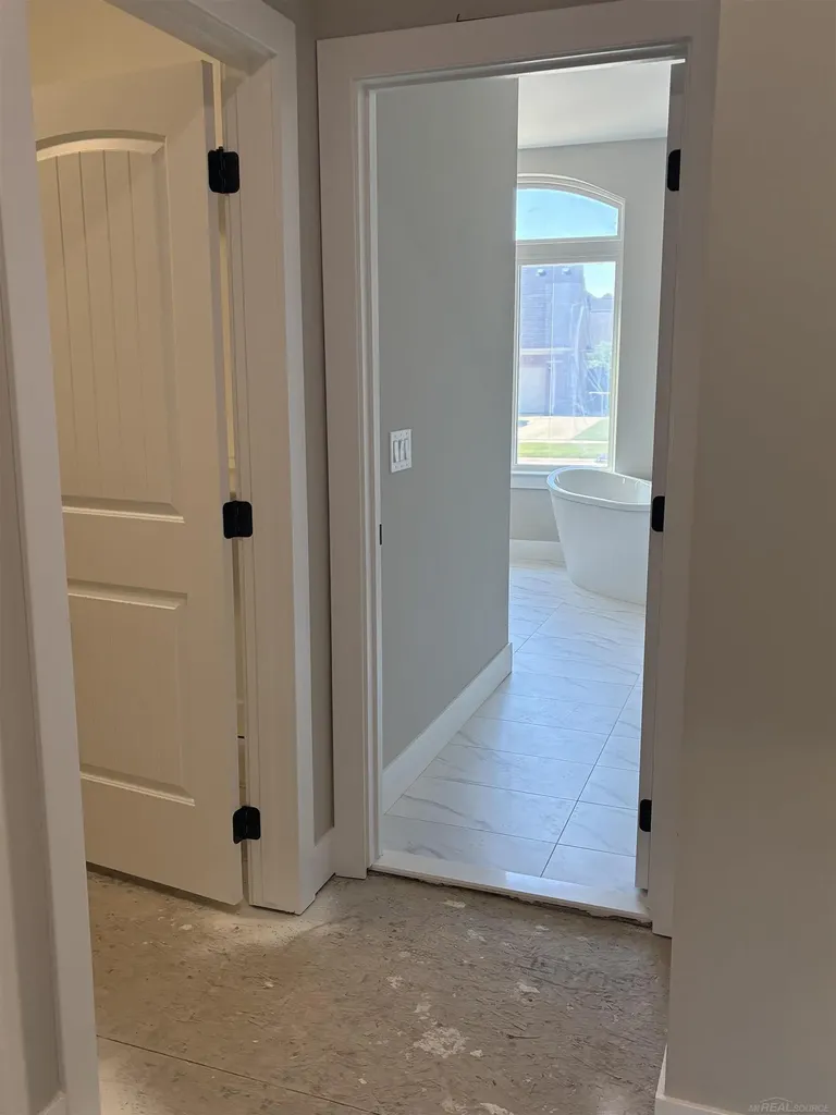 10505 Excalibur Drive Shelby Charter Township MI 48315