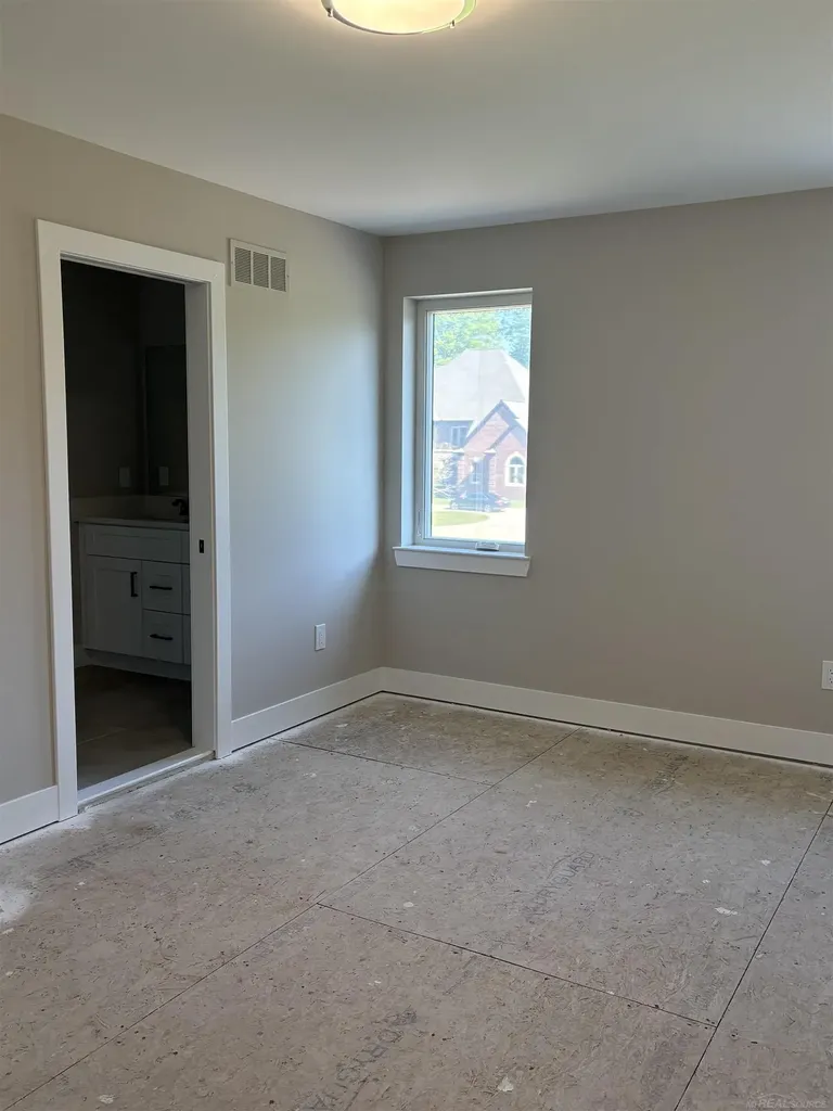 10505 Excalibur Drive Shelby Charter Township MI 48315