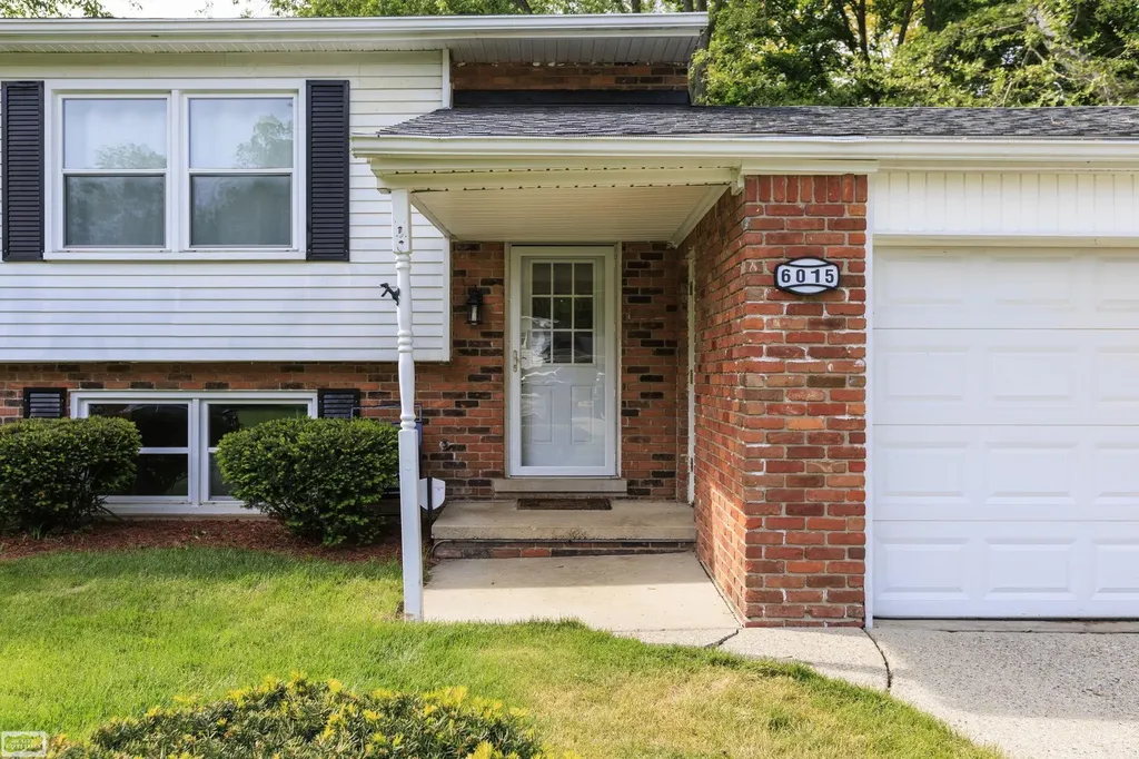 6015 Brynthrop Drive Shelby Charter Township MI 48316