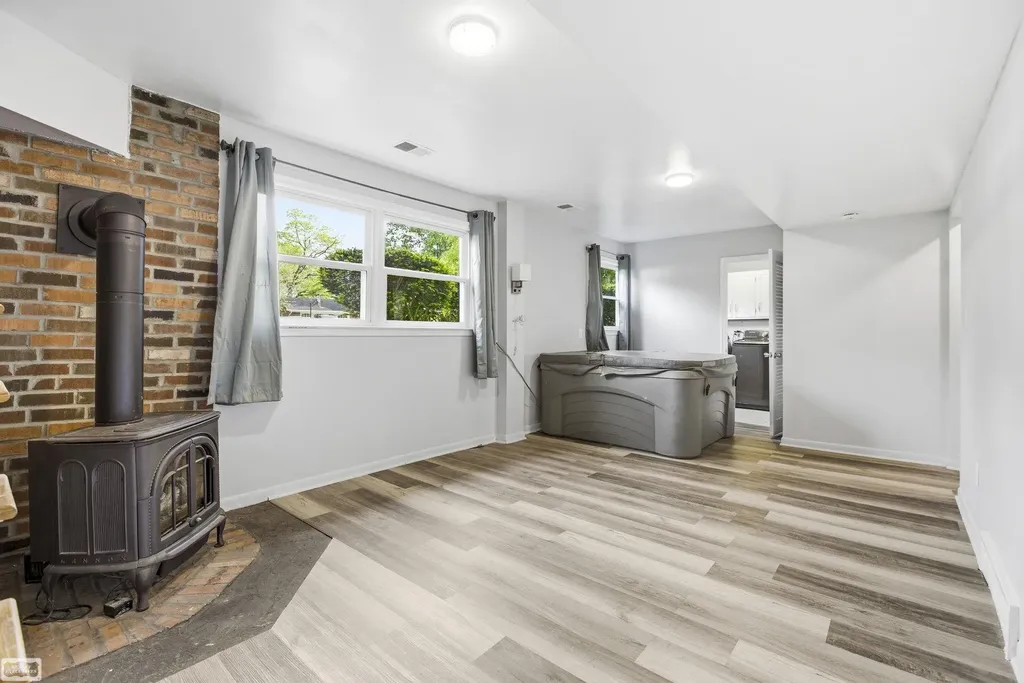 6015 Brynthrop Drive Shelby Charter Township MI 48316