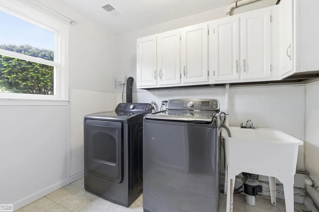 6015 Brynthrop Drive Shelby Charter Township MI 48316