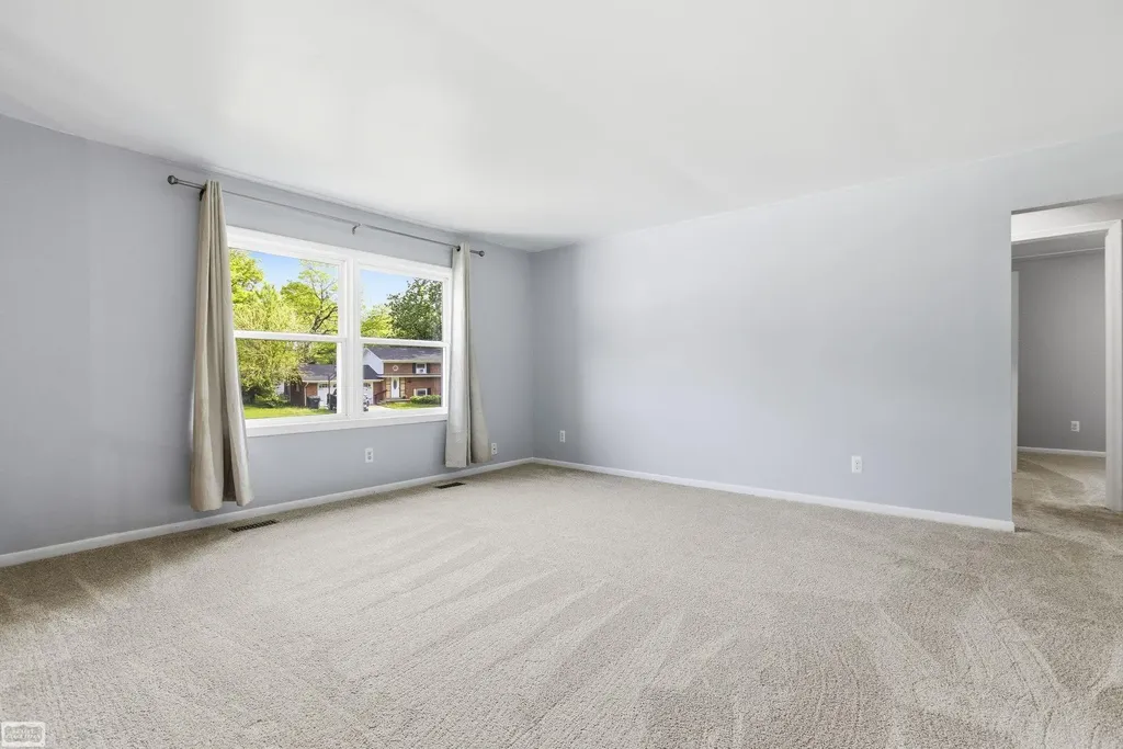 6015 Brynthrop Drive Shelby Charter Township MI 48316