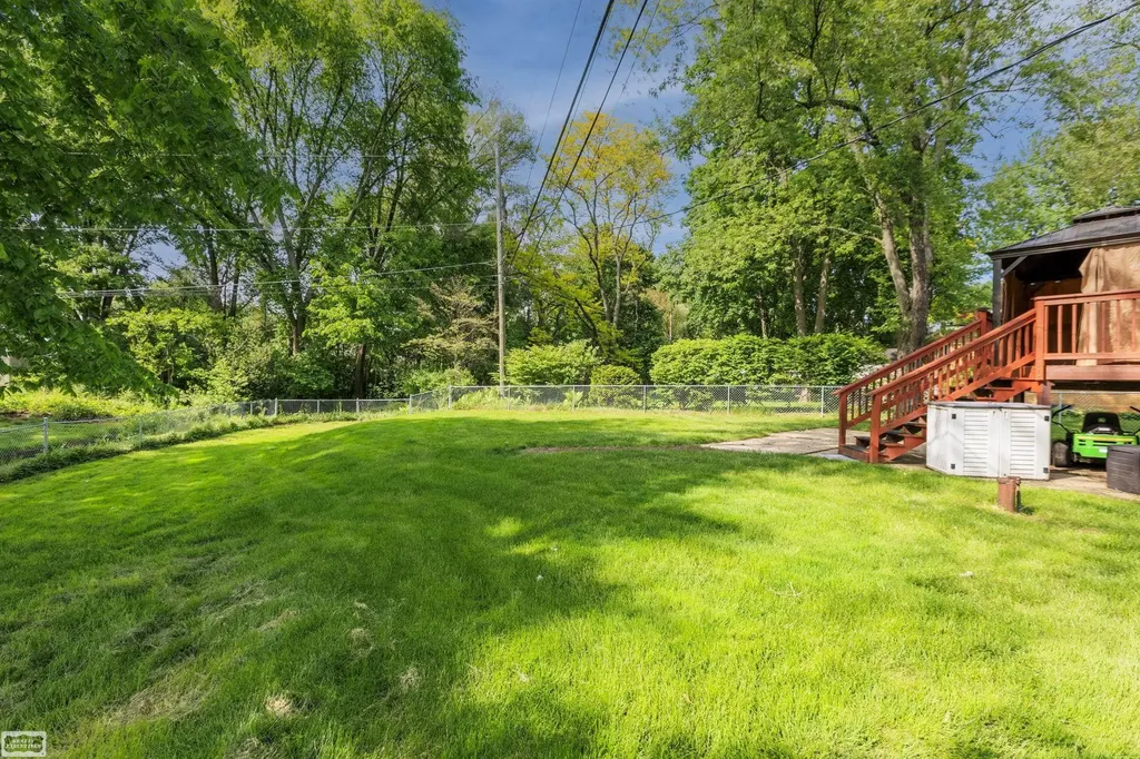 6015 Brynthrop Drive Shelby Charter Township MI 48316
