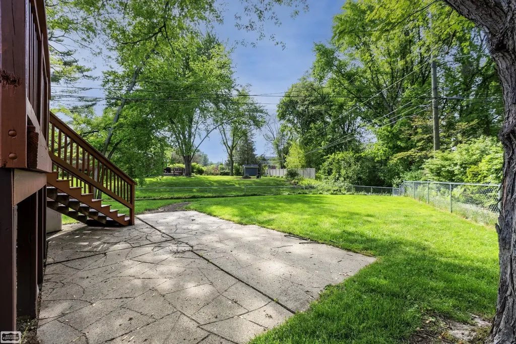 6015 Brynthrop Drive Shelby Charter Township MI 48316