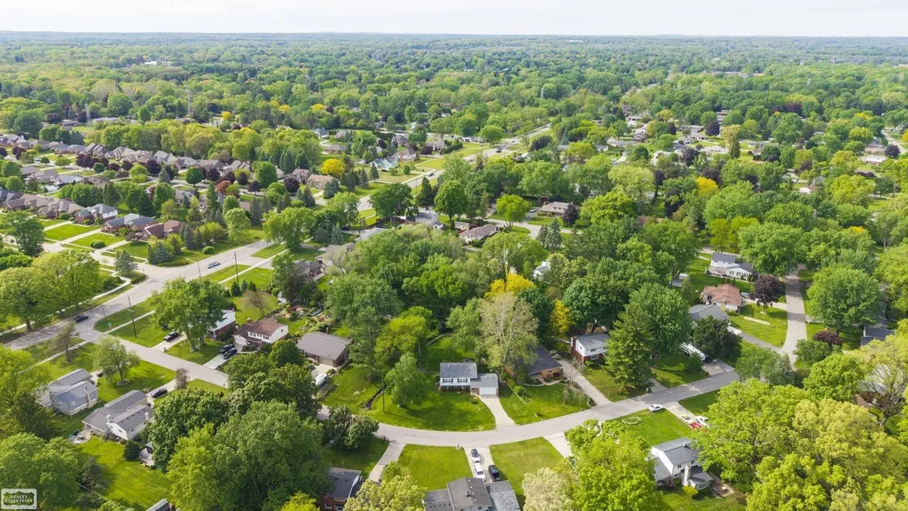 6015 Brynthrop Drive Shelby Charter Township MI 48316
