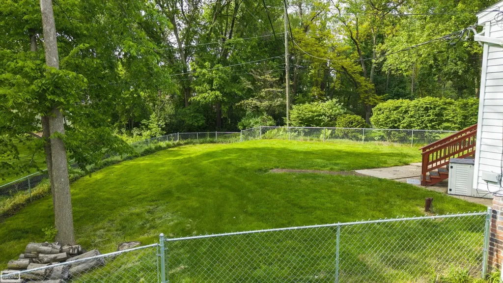 6015 Brynthrop Drive Shelby Charter Township MI 48316