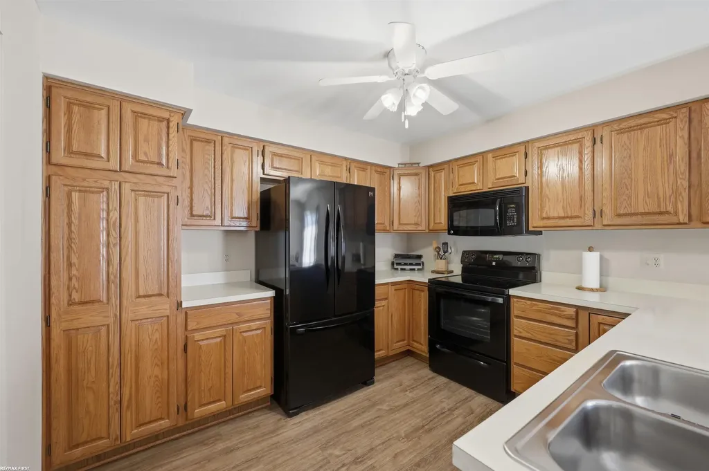 45311 Nottingham Drive Macomb Township MI 48044