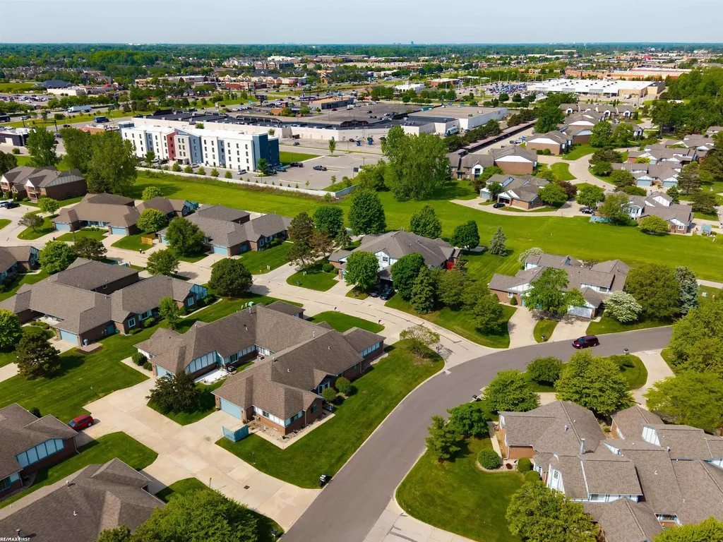 45311 Nottingham Drive Macomb Township MI 48044