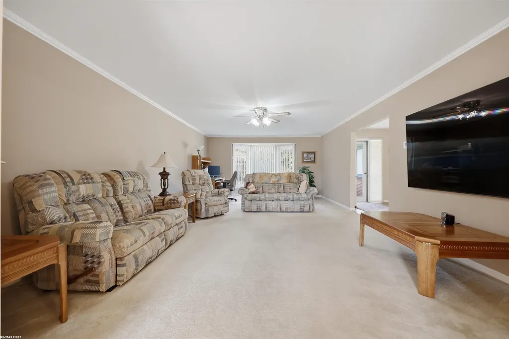 45311 Nottingham Drive Macomb Township MI 48044