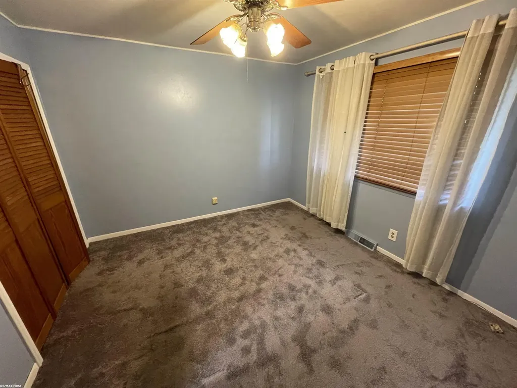 16666 Dort Street Roseville City MI 48066