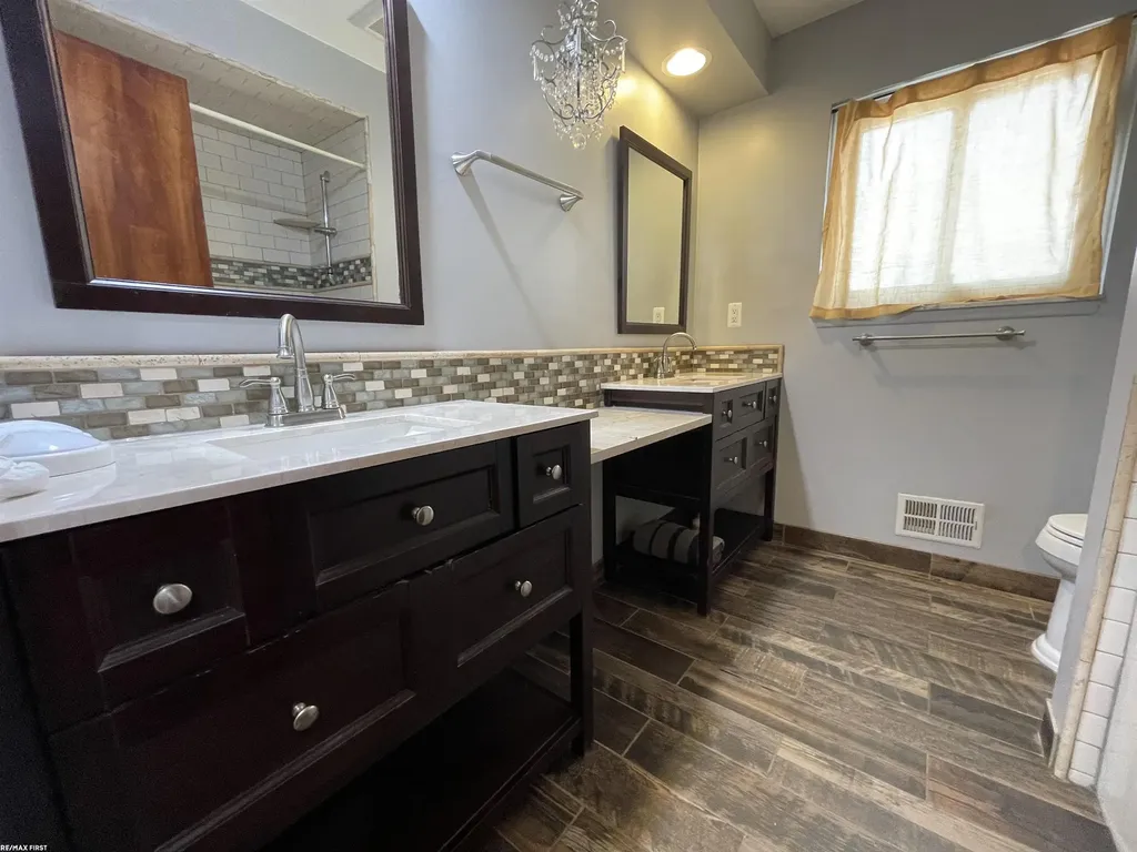 16666 Dort Street Roseville City MI 48066