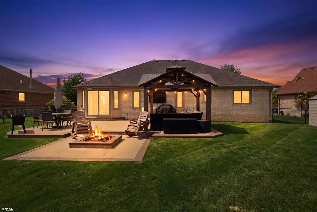 48822 Park Place Drive Macomb Township MI 48044