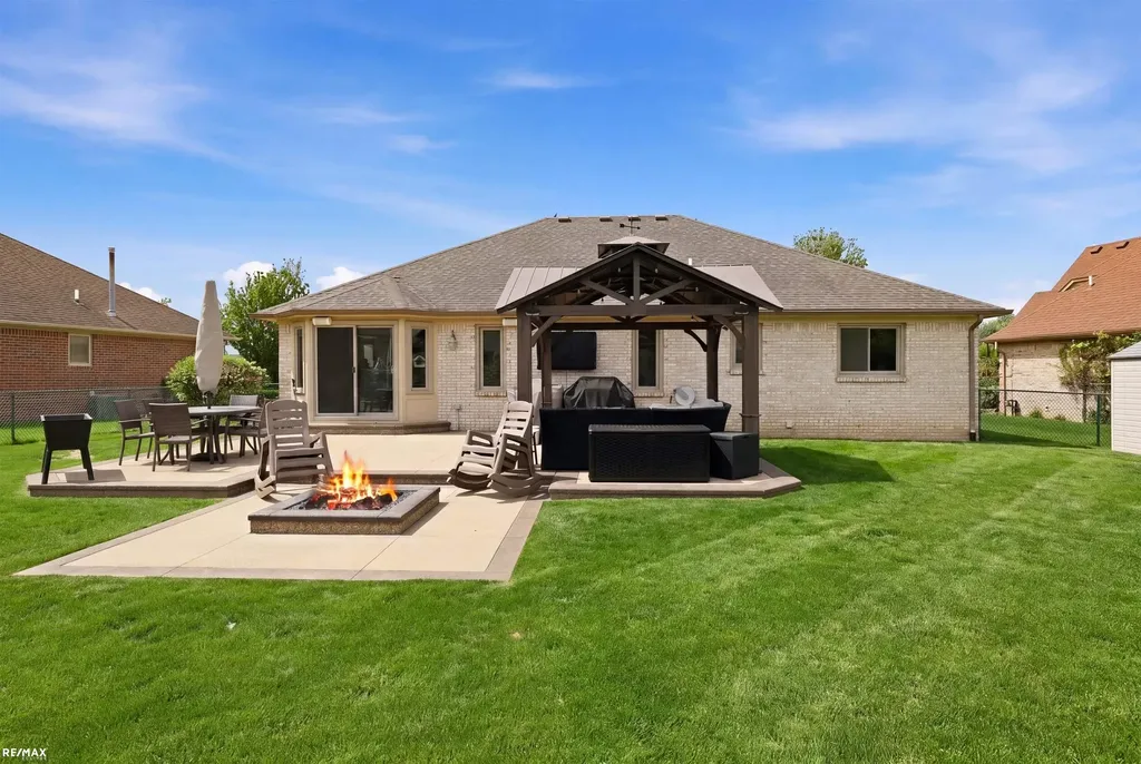 48822 Park Place Drive Macomb Township MI 48044