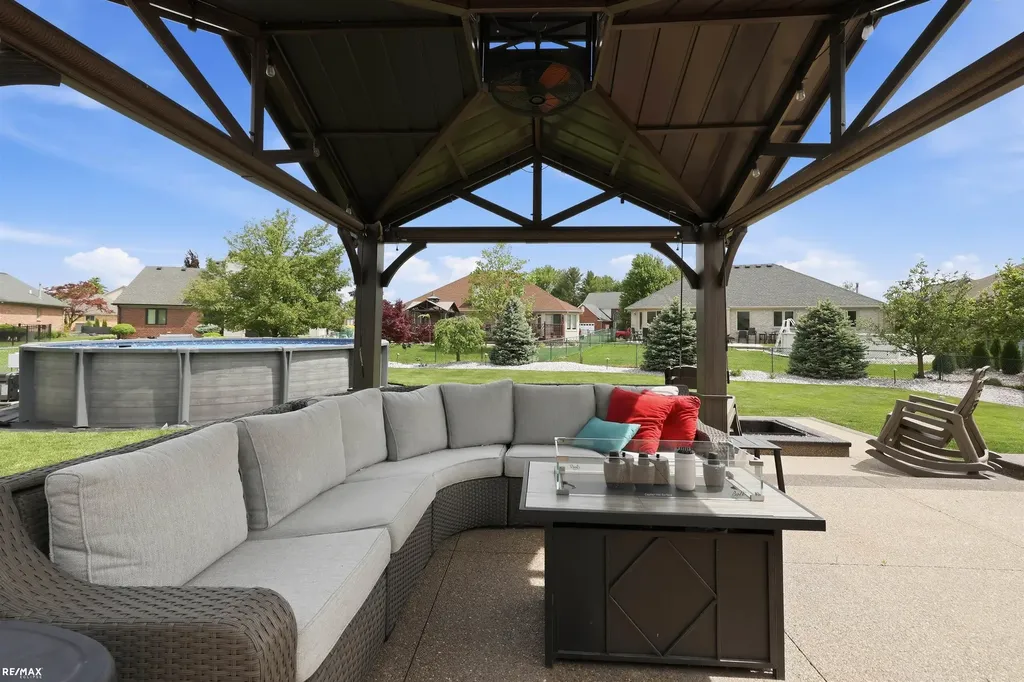 48822 Park Place Drive Macomb Township MI 48044