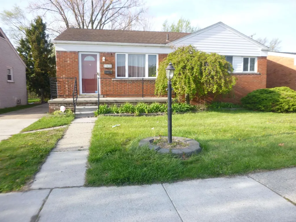 21616 Lanse Street St. Clair Shores City MI 48081