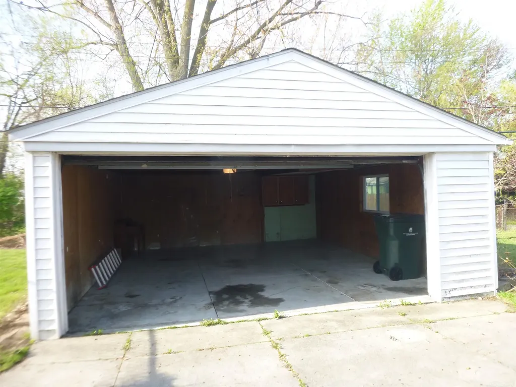 21616 Lanse Street St. Clair Shores City MI 48081