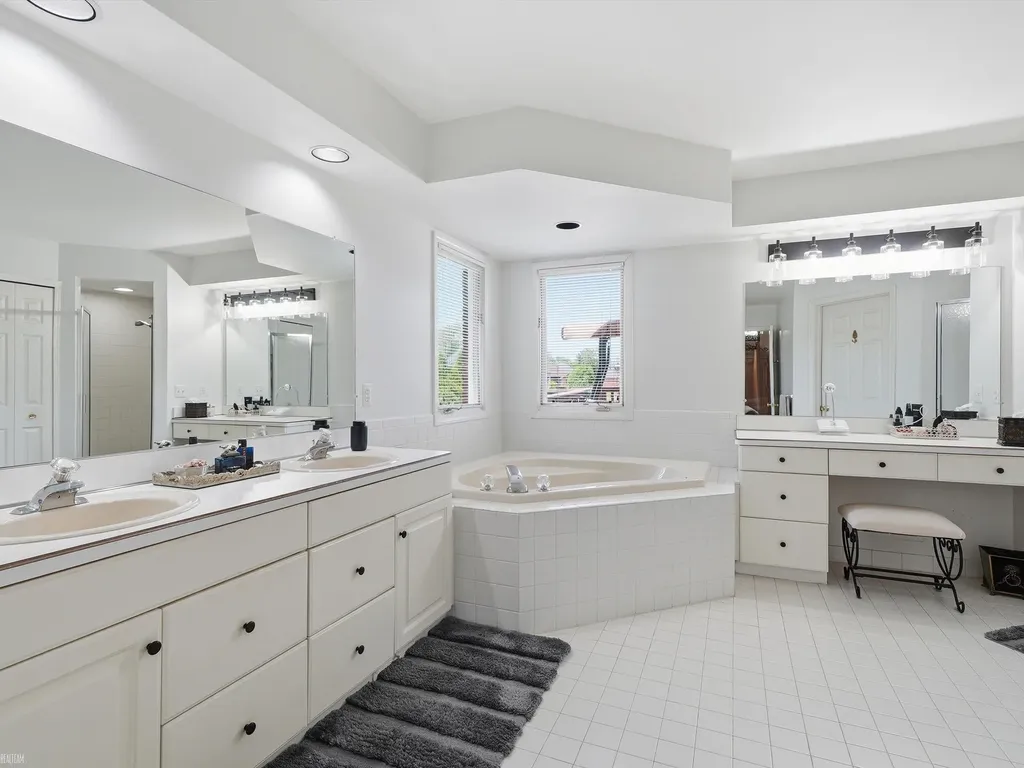 14425 Knightsbridge Drive Shelby Charter Township MI 48315