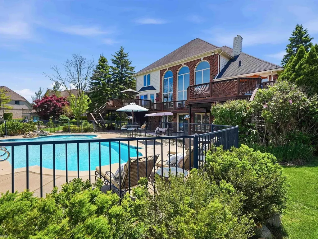14425 Knightsbridge Drive Shelby Charter Township MI 48315