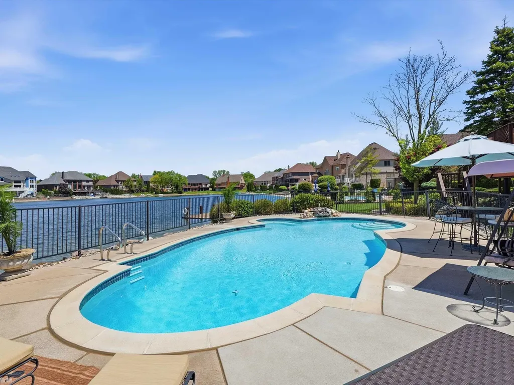 14425 Knightsbridge Drive Shelby Charter Township MI 48315