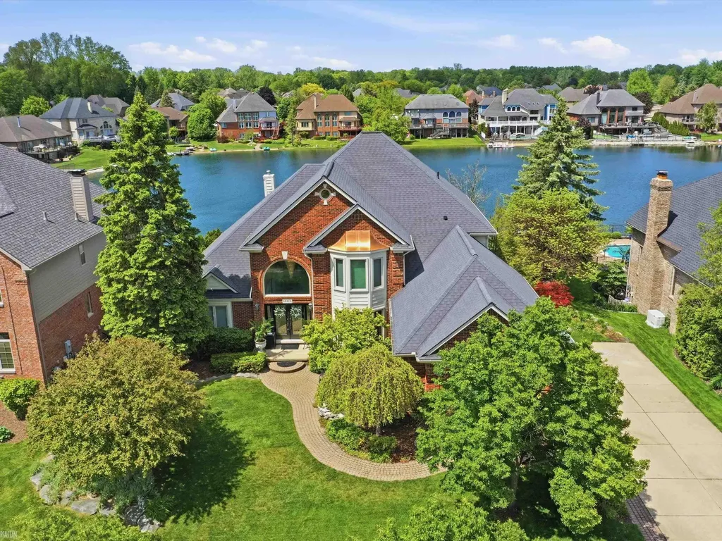 14425 Knightsbridge Drive Shelby Charter Township MI 48315