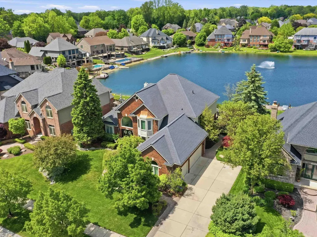 14425 Knightsbridge Drive Shelby Charter Township MI 48315