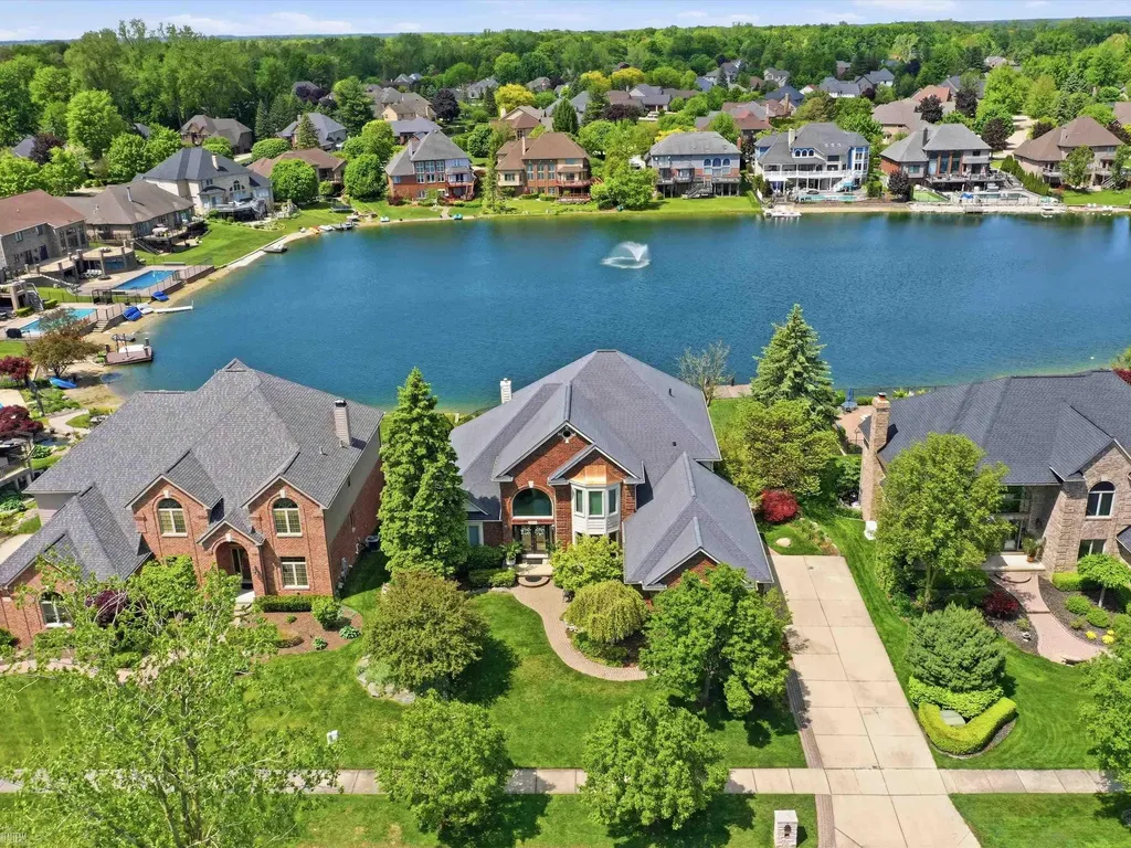 14425 Knightsbridge Drive Shelby Charter Township MI 48315
