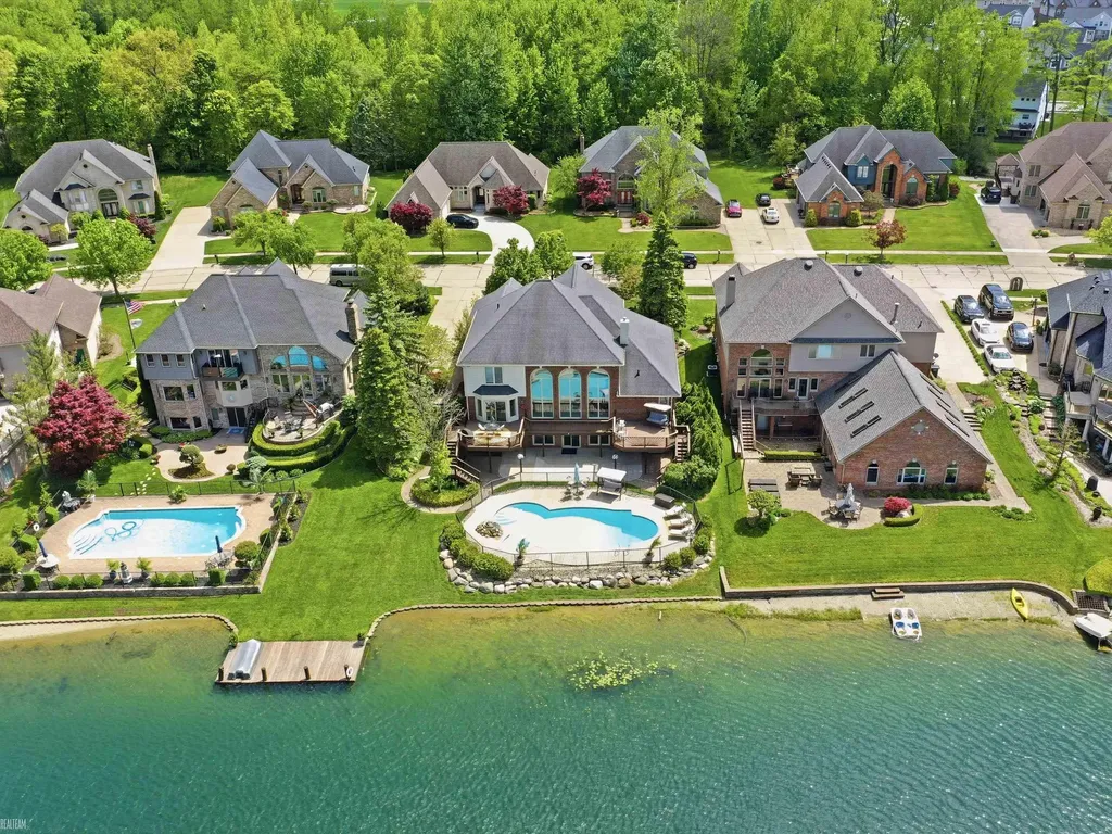 14425 Knightsbridge Drive Shelby Charter Township MI 48315