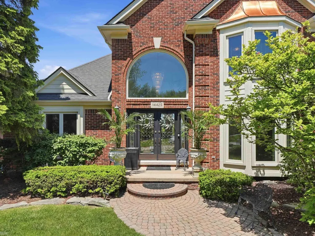 14425 Knightsbridge Drive Shelby Charter Township MI 48315