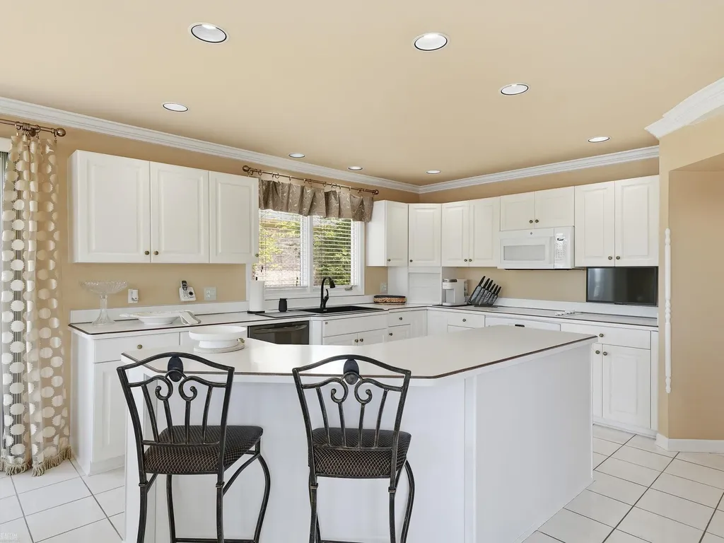 14425 Knightsbridge Drive Shelby Charter Township MI 48315