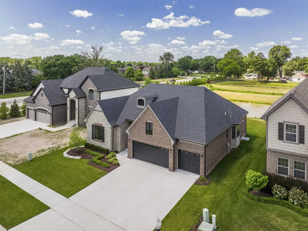 49195 Langford Drive Macomb Township MI 48044