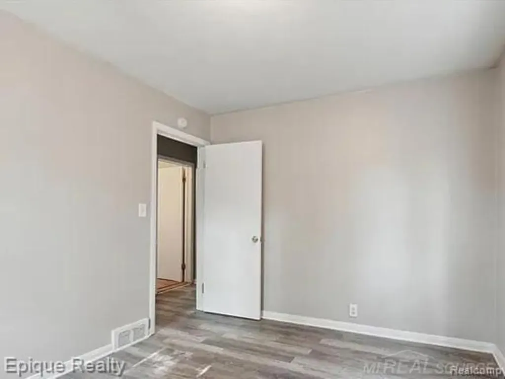 19373 Goulburn Street Detroit City MI 48205