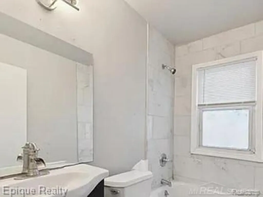 19373 Goulburn Street Detroit City MI 48205