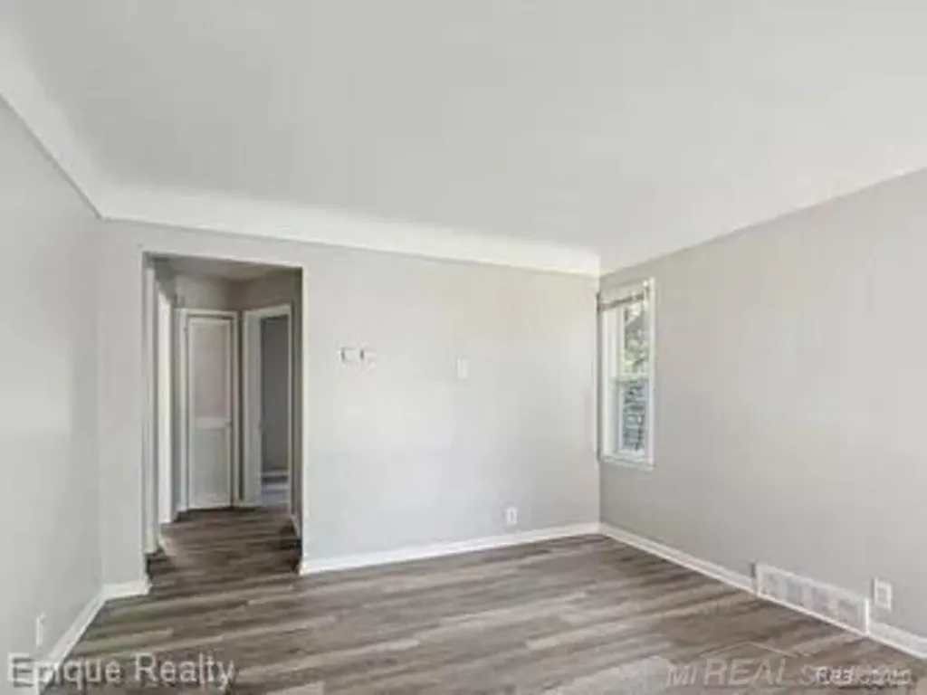 19373 Goulburn Street Detroit City MI 48205
