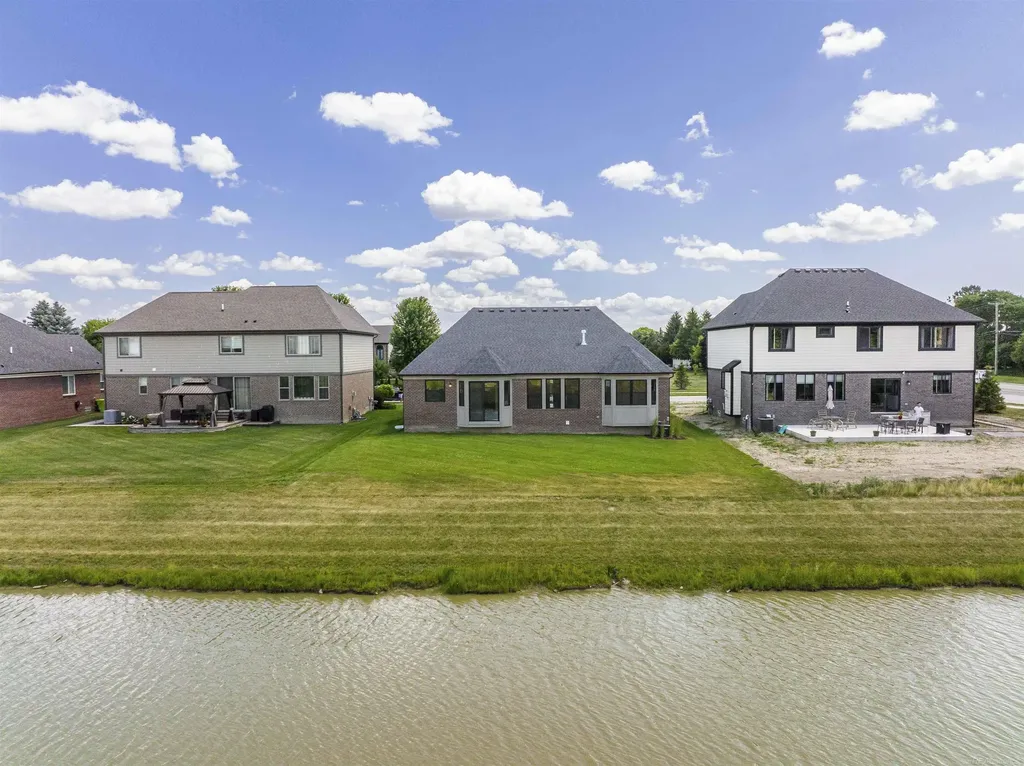 49375 Langford Drive Macomb Township MI 48044