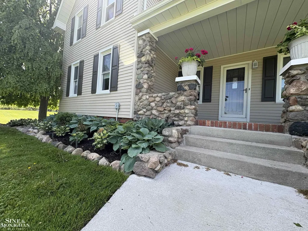 6281 Lindsey Road China Township MI 48054