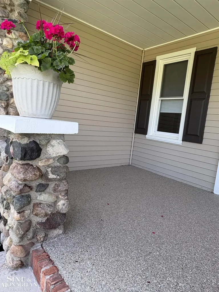 6281 Lindsey Road China Township MI 48054