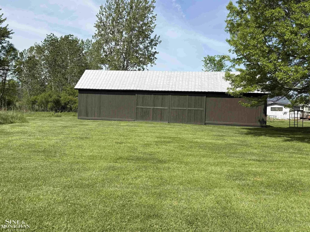 6281 Lindsey Road China Township MI 48054