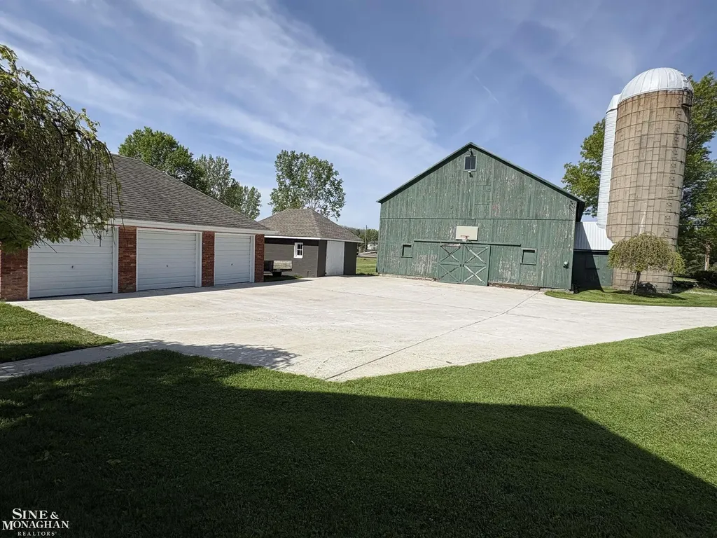 6281 Lindsey Road China Township MI 48054