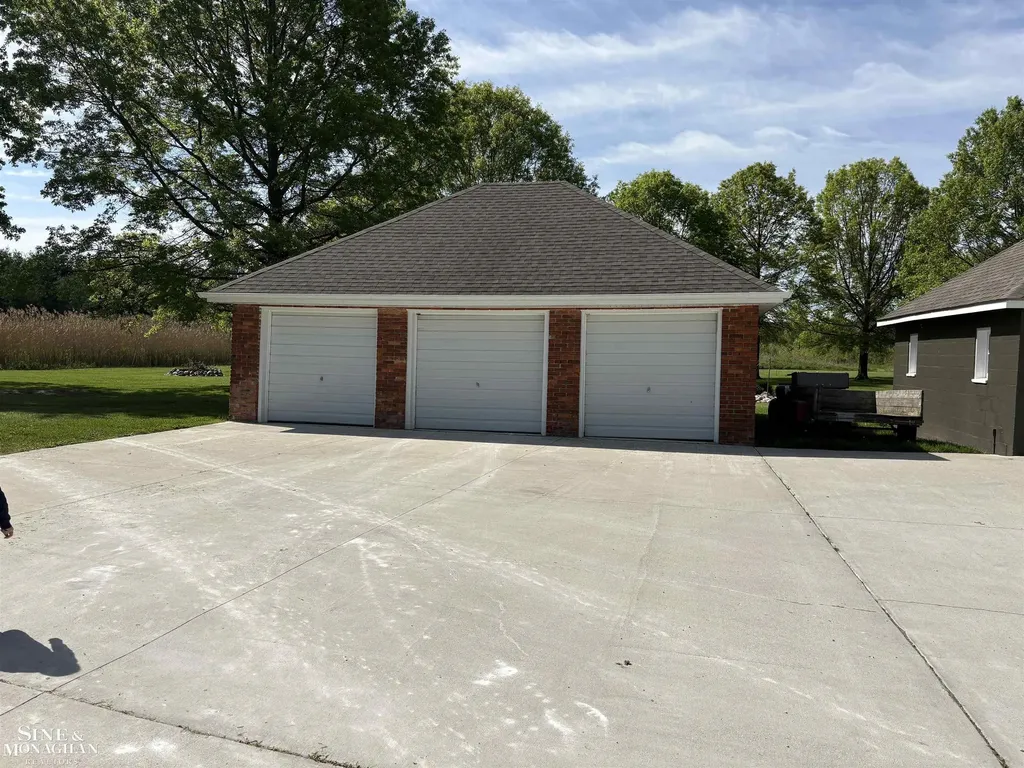 6281 Lindsey Road China Township MI 48054