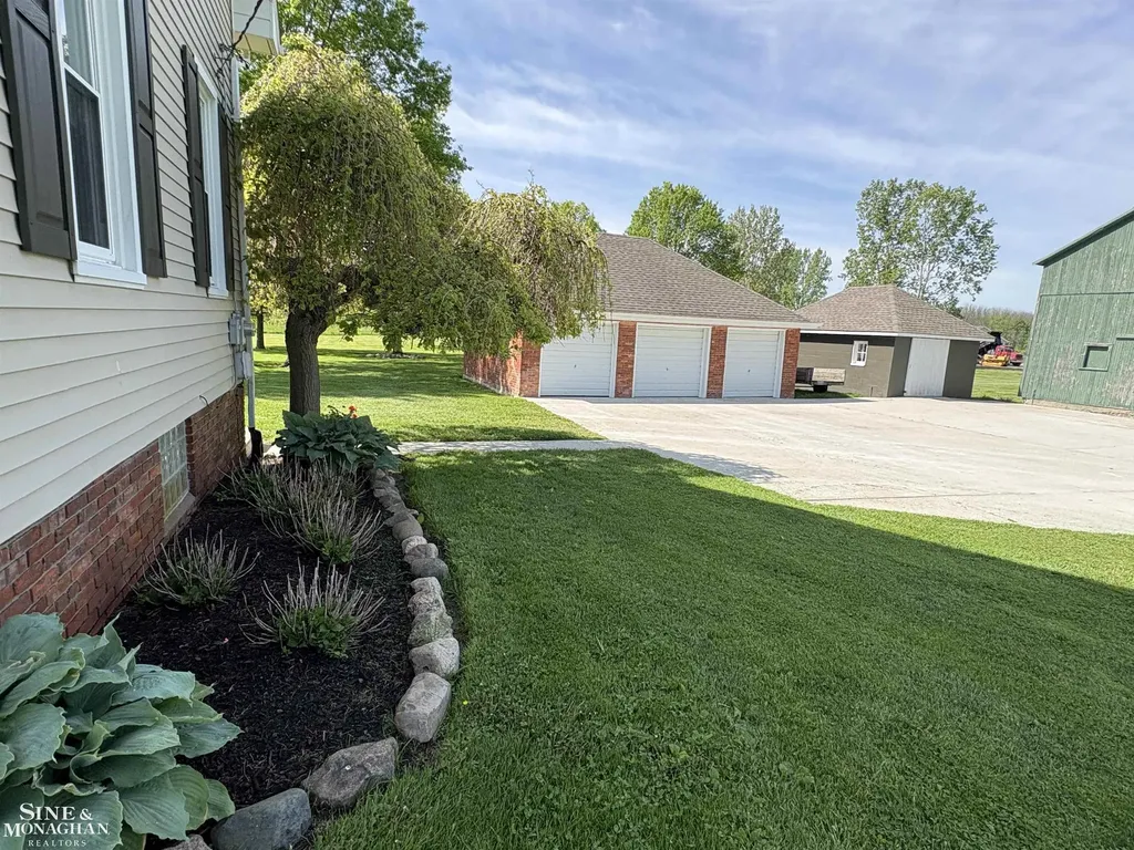 6281 Lindsey Road China Township MI 48054
