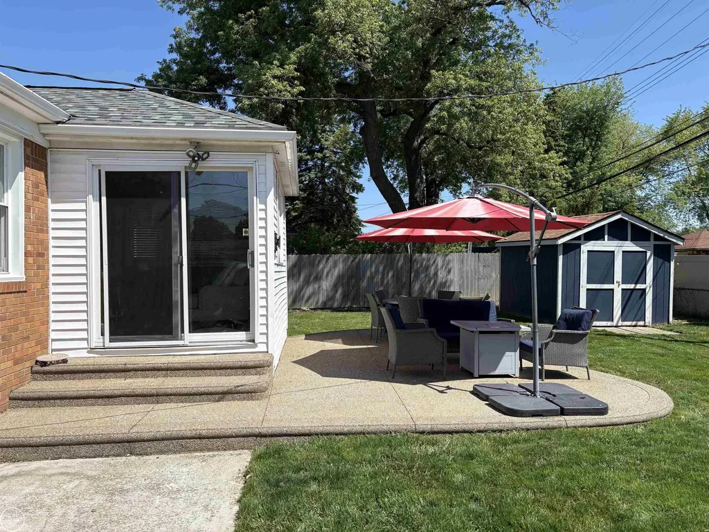 27512 Little Mack Avenue St. Clair Shores City MI 48082
