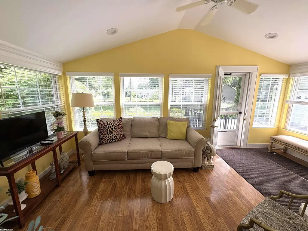3841 Covert Road Waterford Charter Township MI 48328