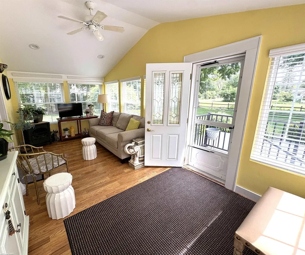 3841 Covert Road Waterford Charter Township MI 48328