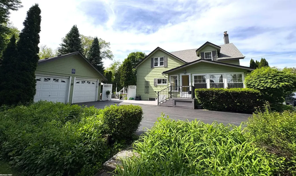 3841 Covert Road Waterford Charter Township MI 48328
